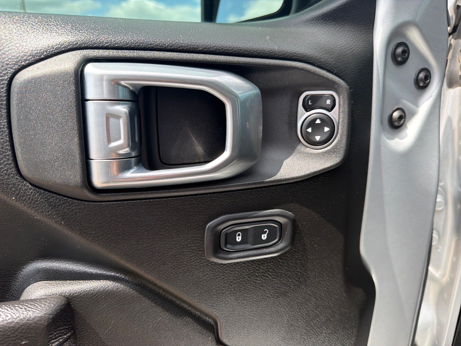 2023 Jeep Gladiator Sport S