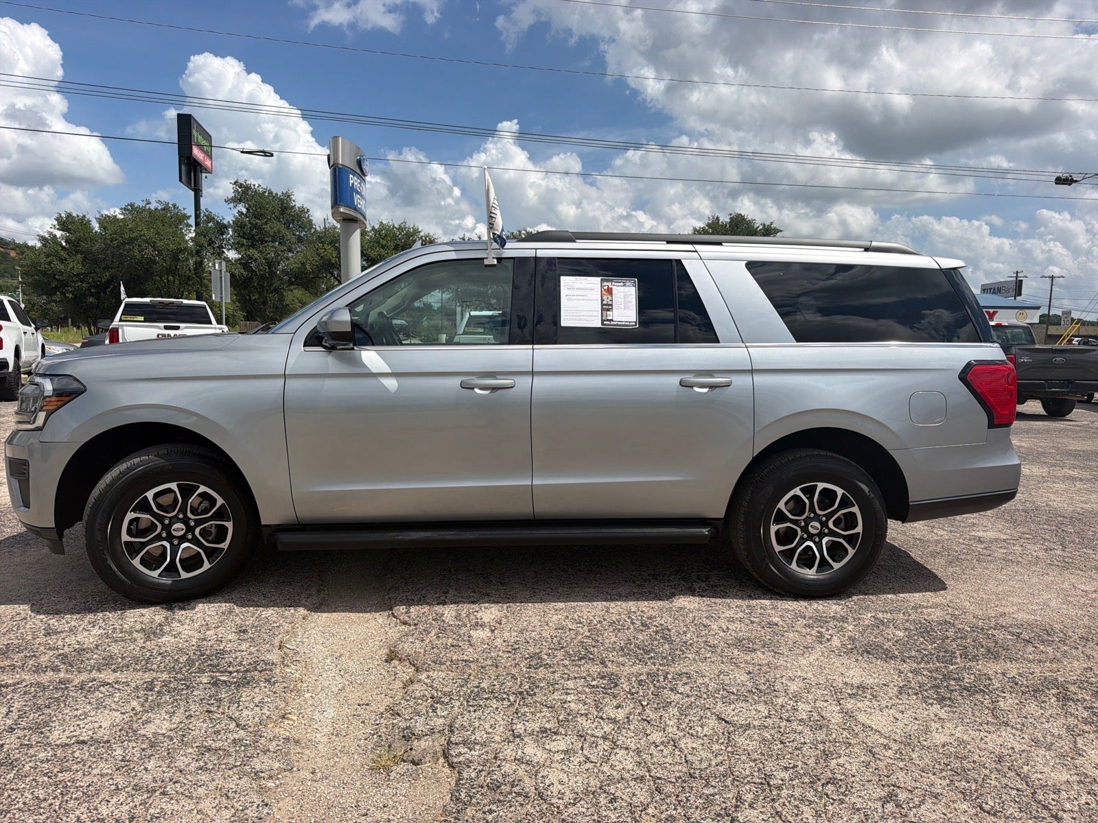 2024 Ford Expedition MAX XLT