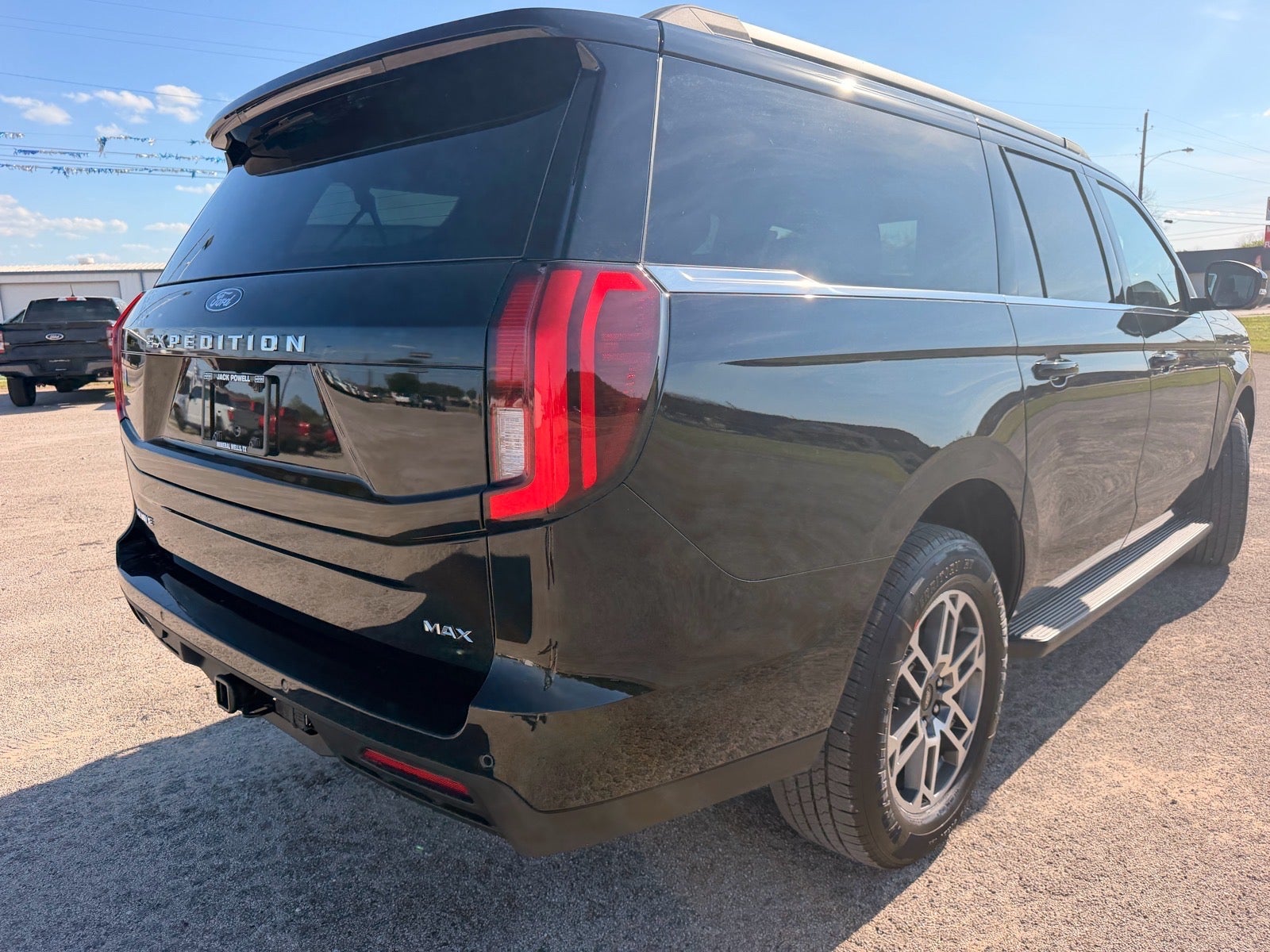 2026 Ford Expedition MAX Active