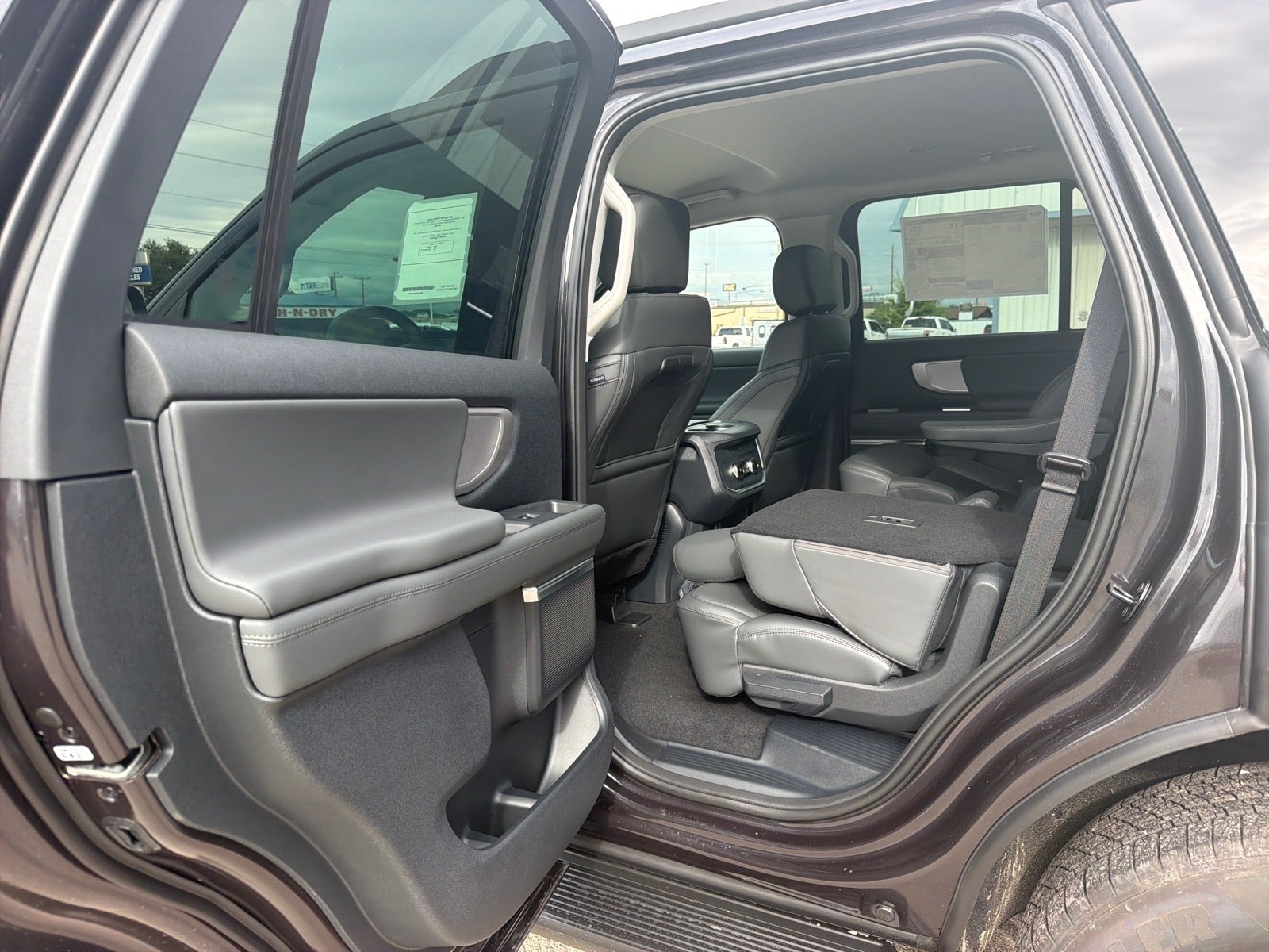 2027 Ford Expedition Active