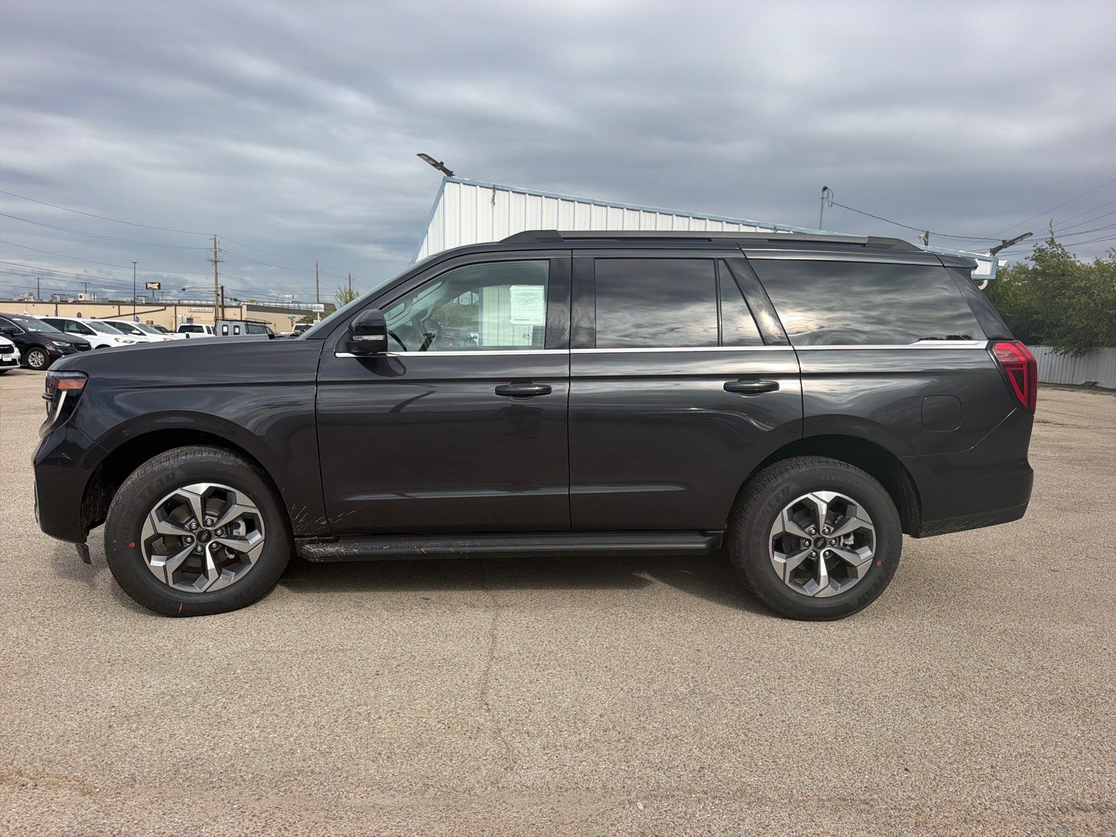 2027 Ford Expedition Active