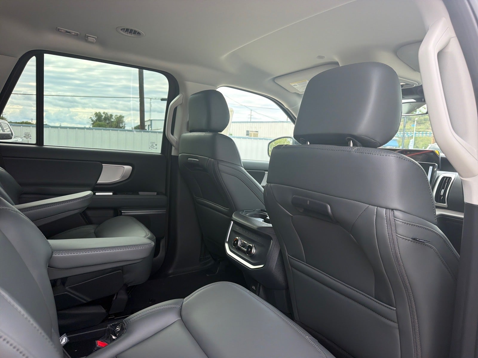 2027 Ford Expedition Active