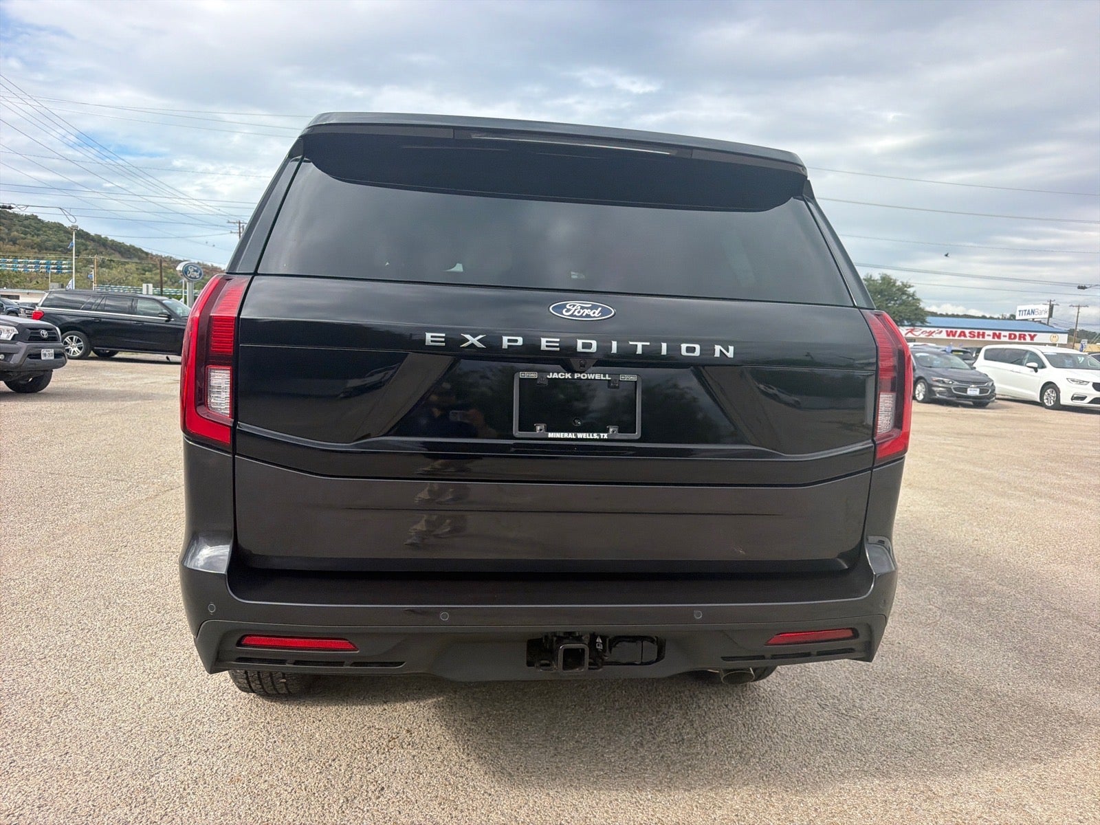 2027 Ford Expedition Active