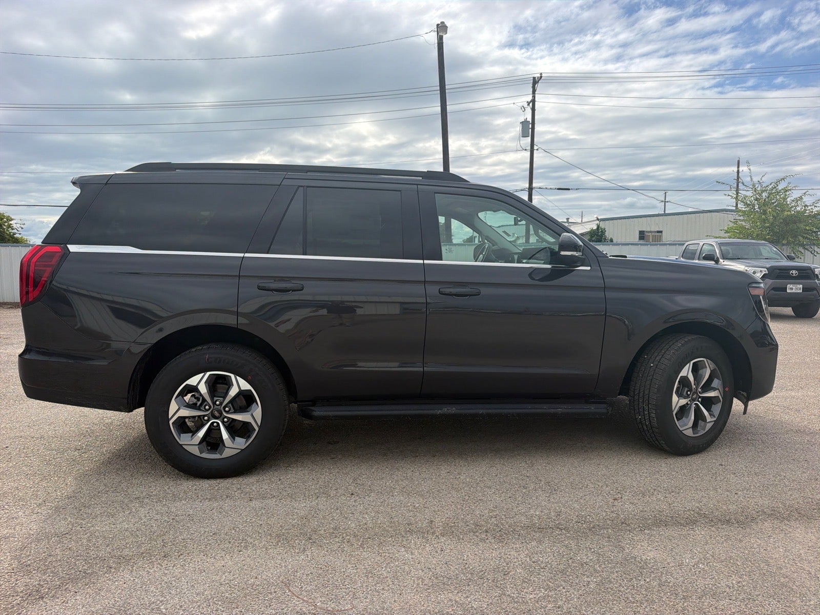 2027 Ford Expedition Active