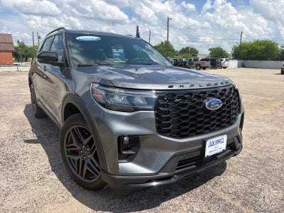 2025 Ford Explorer ST-Line