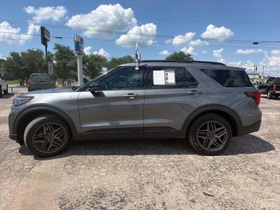 2025 Ford Explorer ST-Line