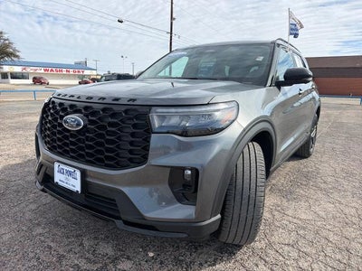 2025 Ford Explorer ST-Line