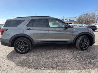 2025 Ford Explorer ST-Line