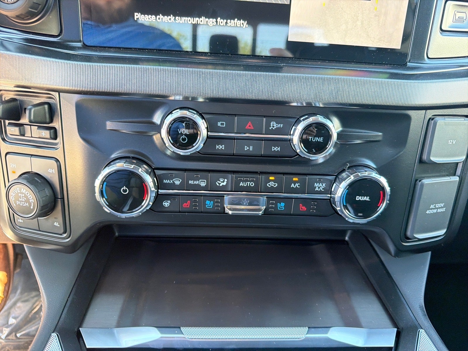 2027 Ford F-250 Super Duty Platinum