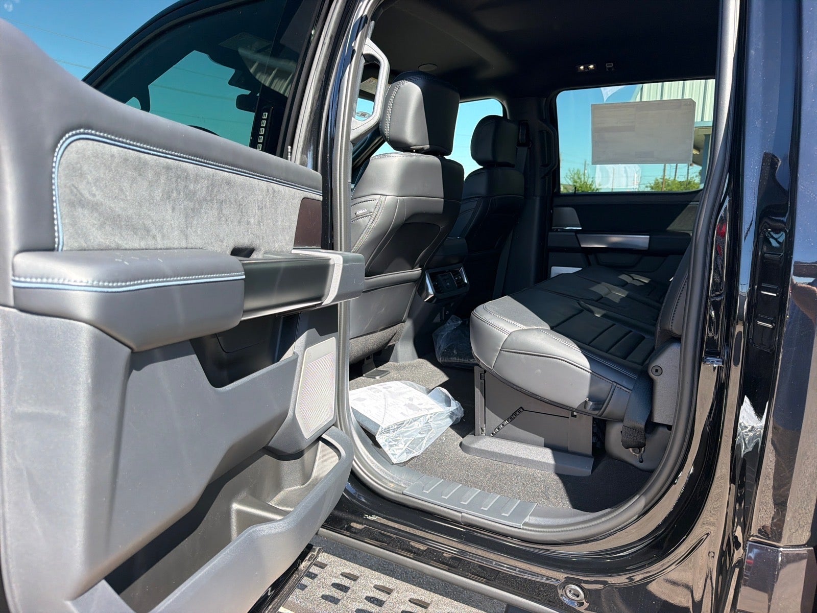 2027 Ford F-250 Super Duty Platinum