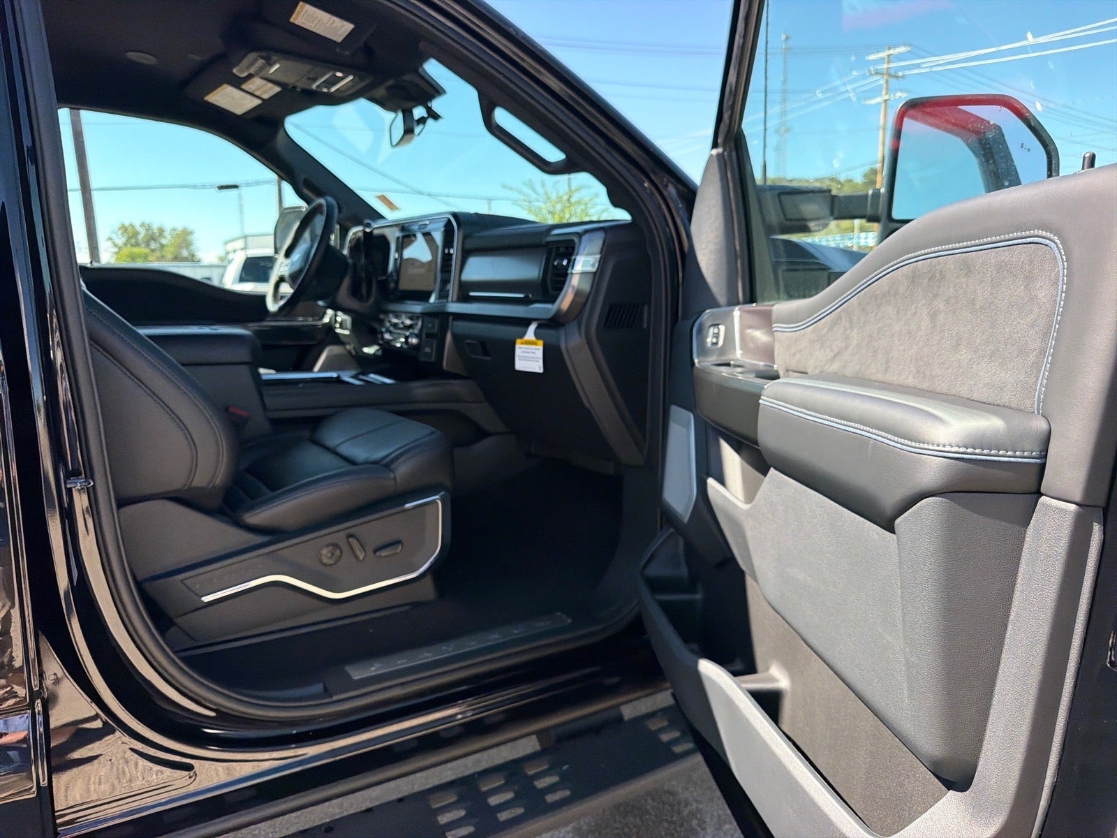 2027 Ford F-250 Super Duty Platinum