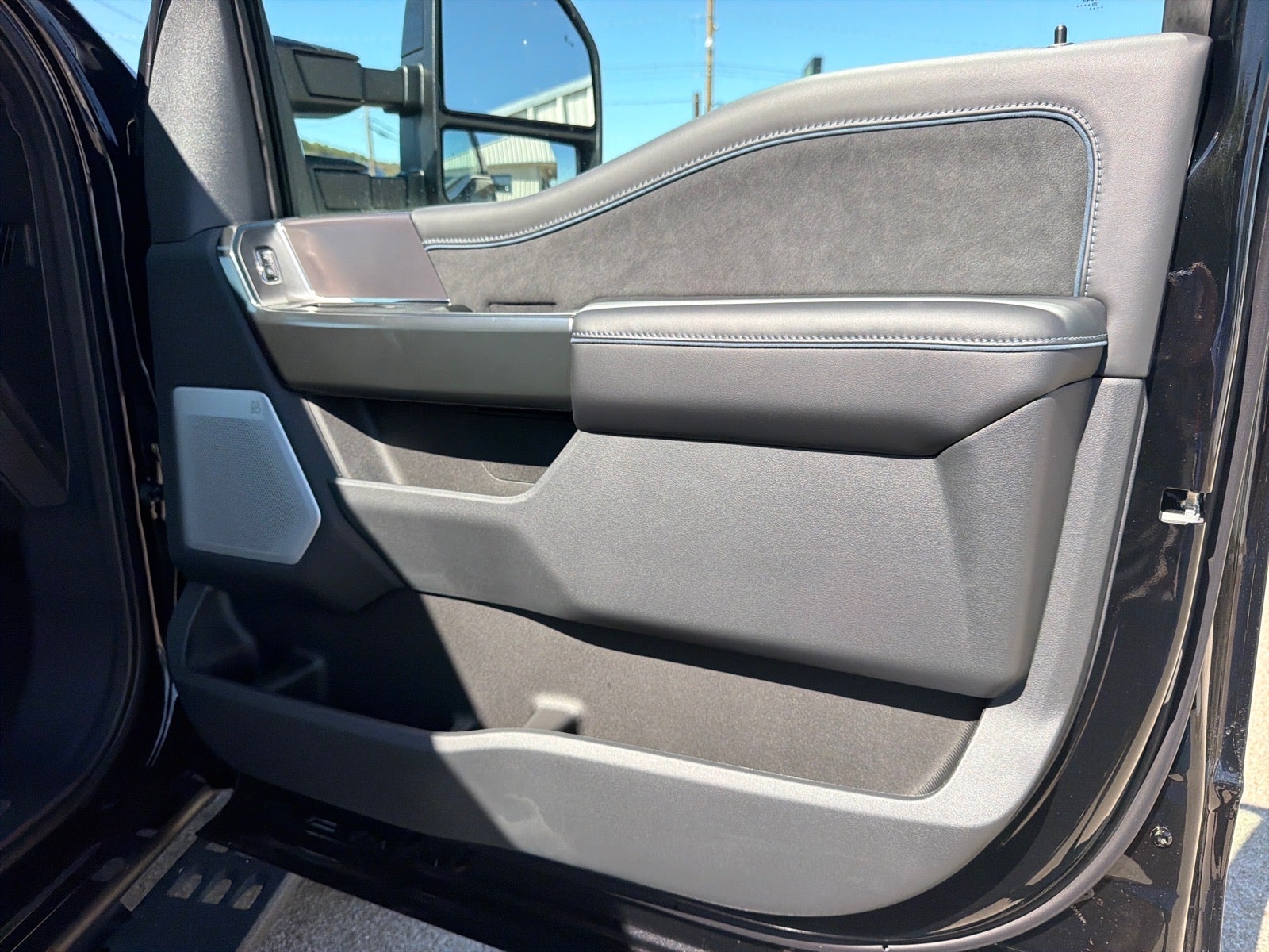 2027 Ford F-250 Super Duty Platinum