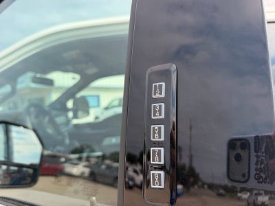 2027 Ford F-250 Super Duty Platinum