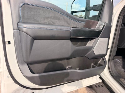 2027 Ford F-250 Super Duty Platinum