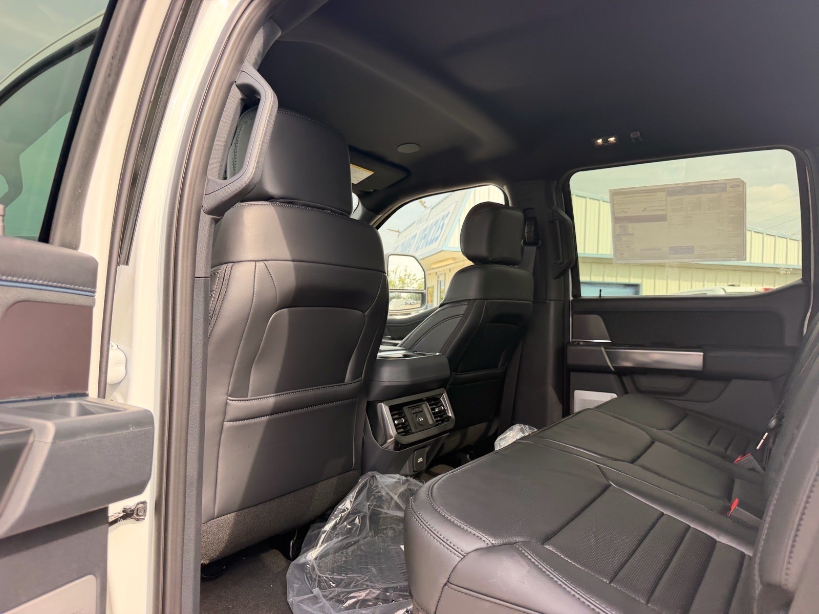 2027 Ford F-250 Super Duty Platinum