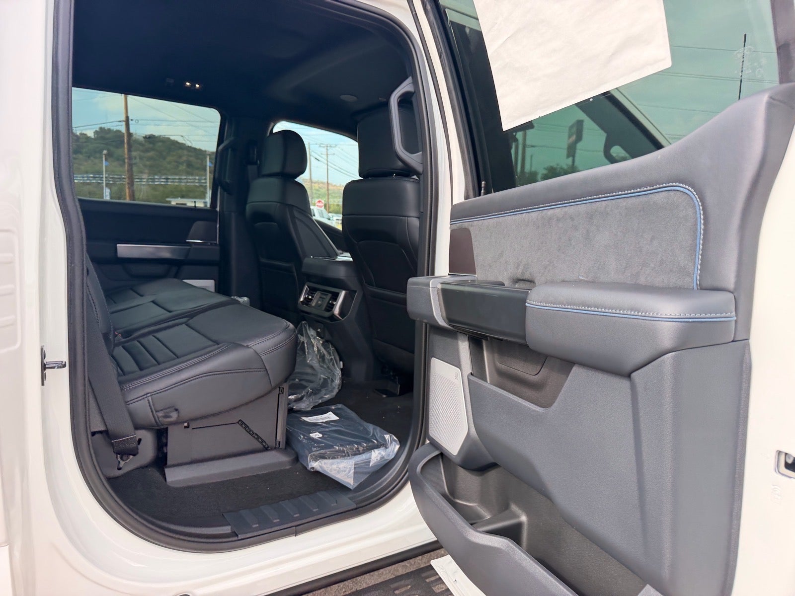 2027 Ford F-250 Super Duty Platinum