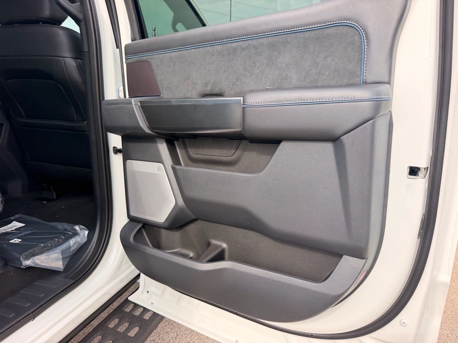 2027 Ford F-250 Super Duty Platinum