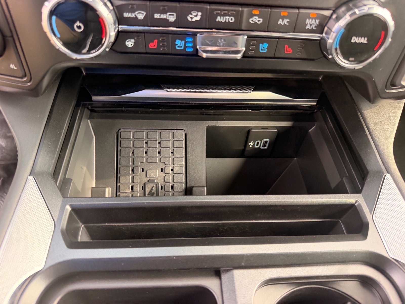 2027 Ford F-250 Super Duty Platinum