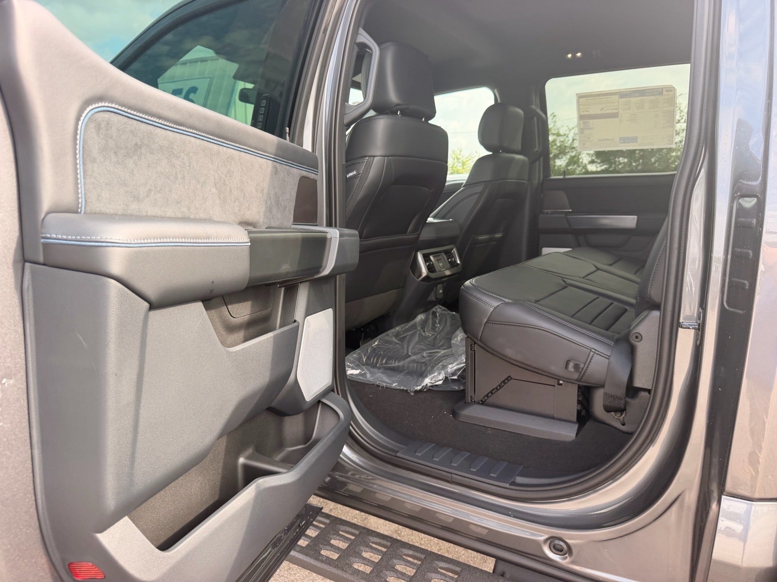 2027 Ford F-250 Super Duty Platinum