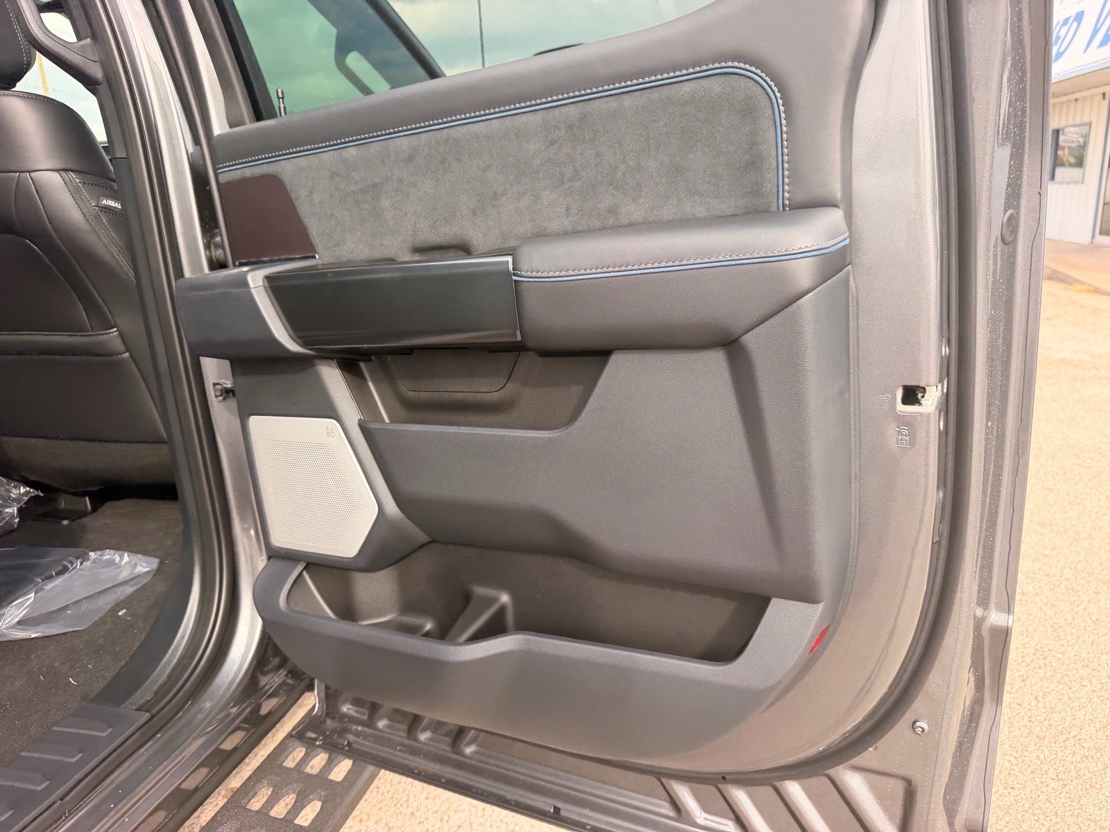 2027 Ford F-250 Super Duty Platinum