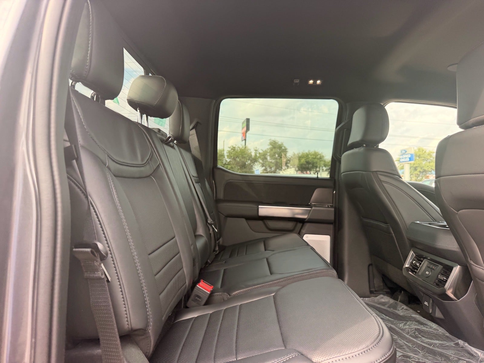 2027 Ford F-250 Super Duty Platinum