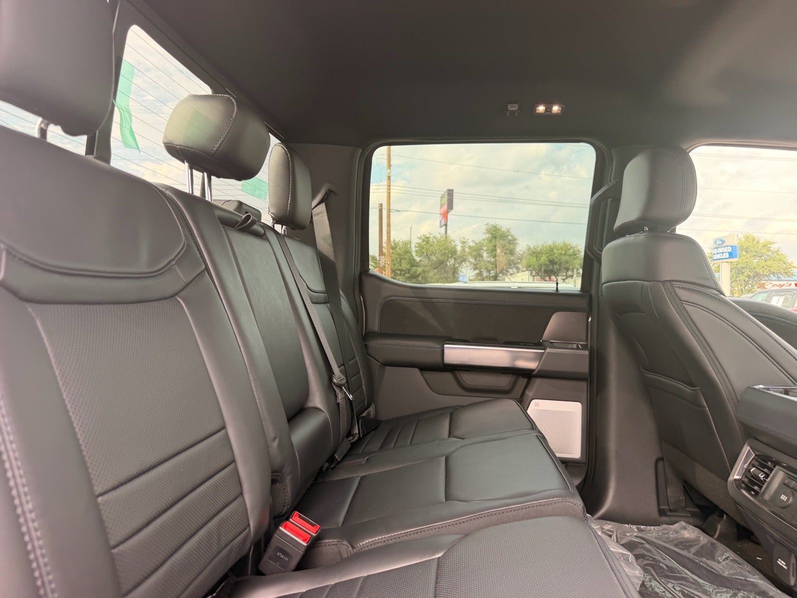 2027 Ford F-250 Super Duty Platinum