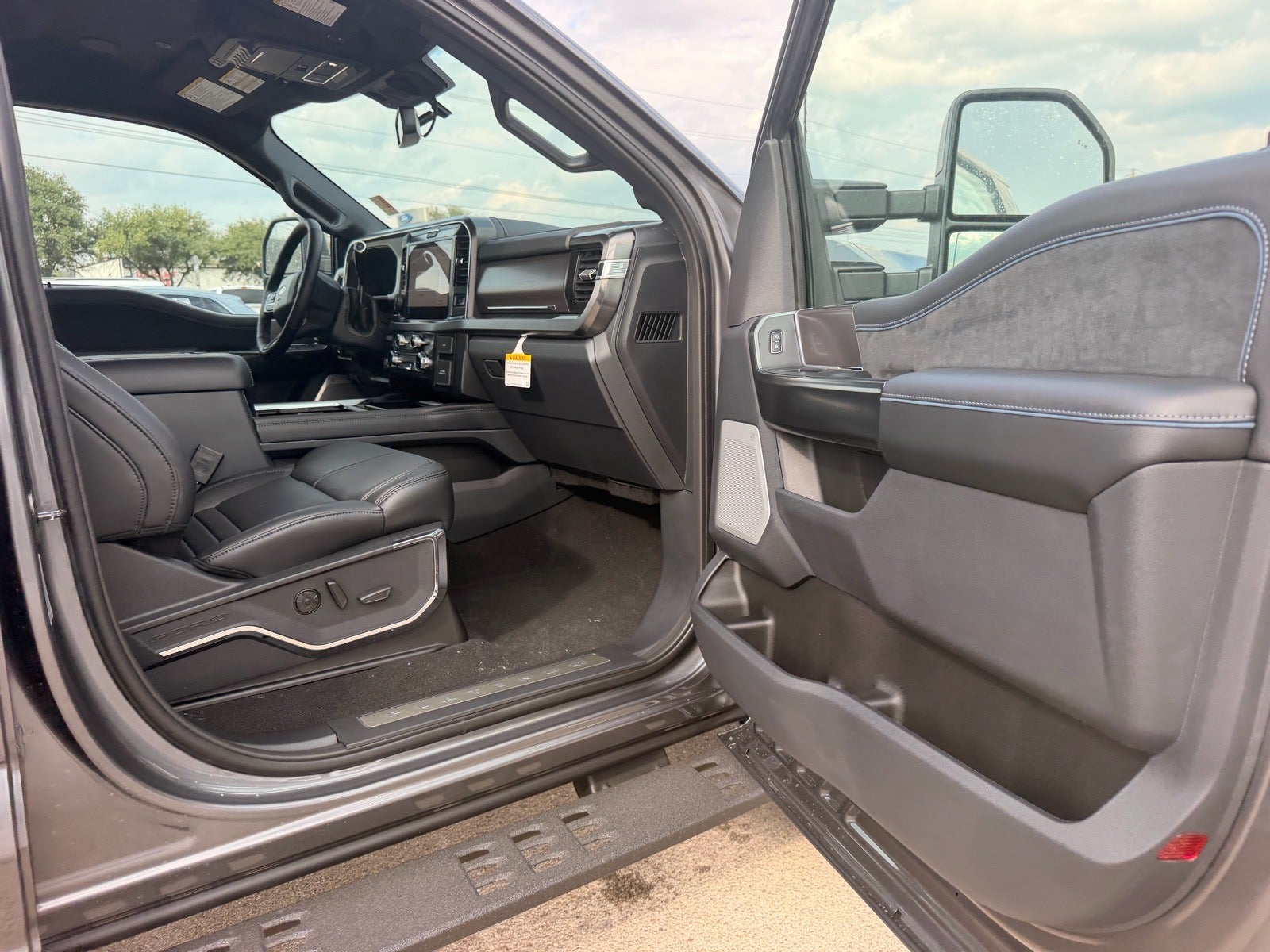 2027 Ford F-250 Super Duty Platinum