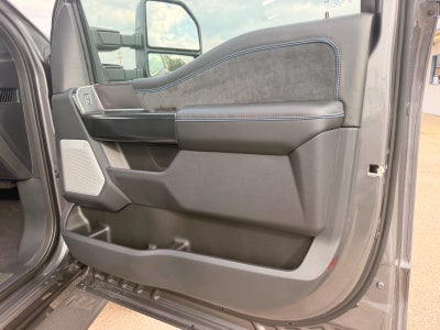2027 Ford F-250 Super Duty Platinum