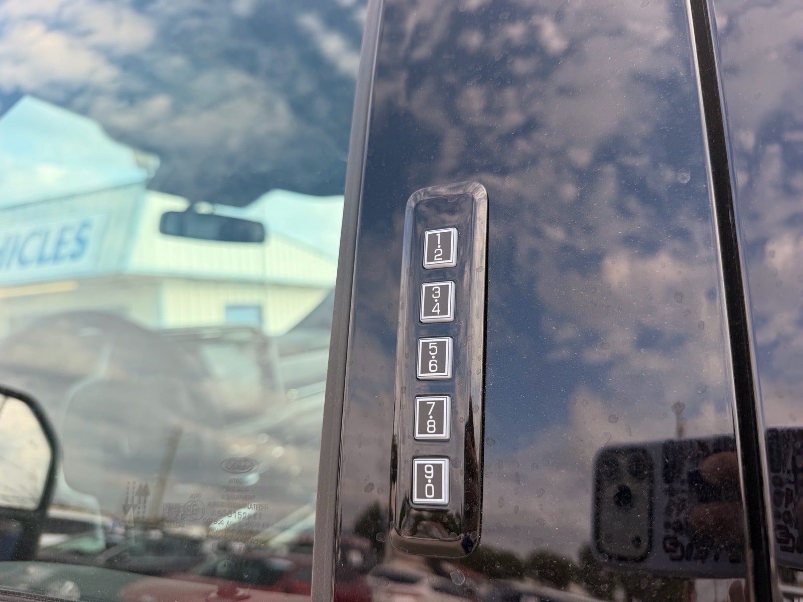 2027 Ford F-250 Super Duty Platinum