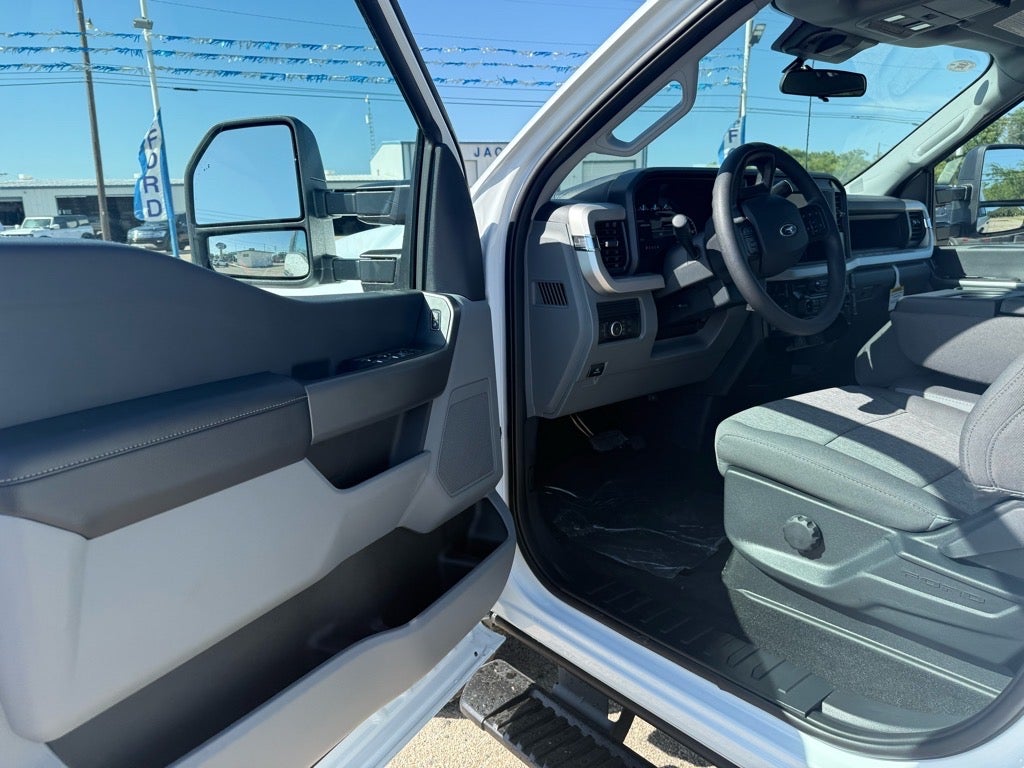 2025 Ford F-250 Super Duty XL