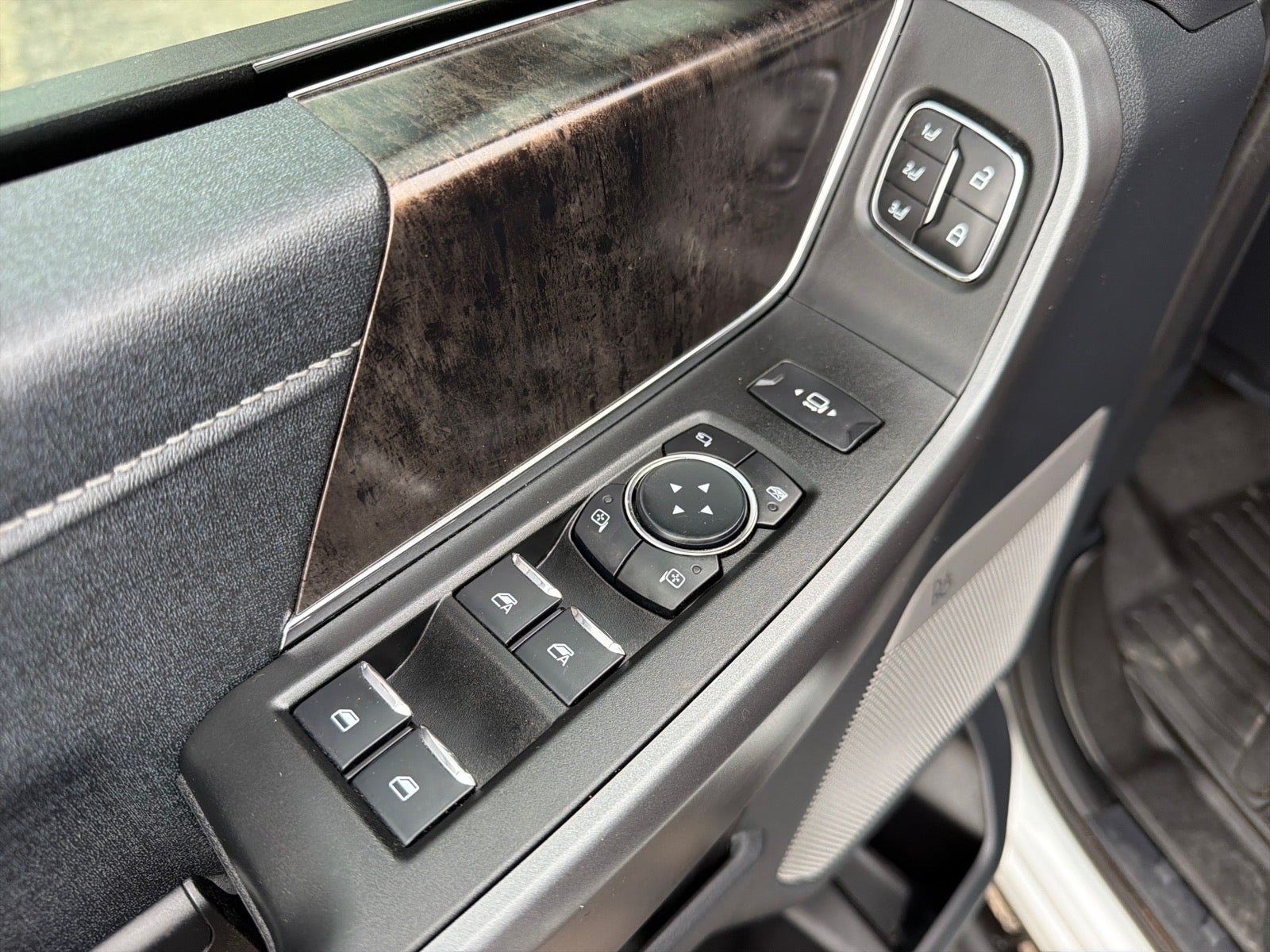 2025 Ford F-250 Super Duty Lariat