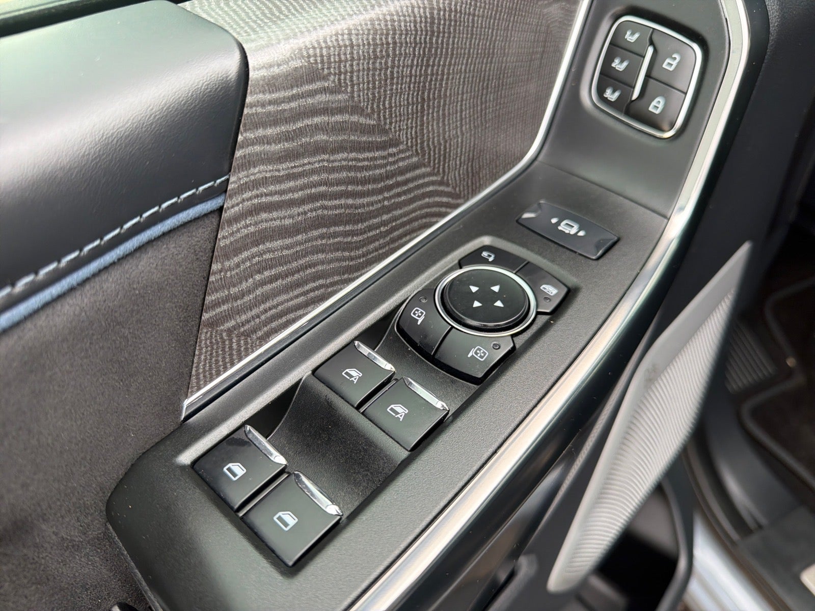 2025 Ford F-350 Super Duty Platinum