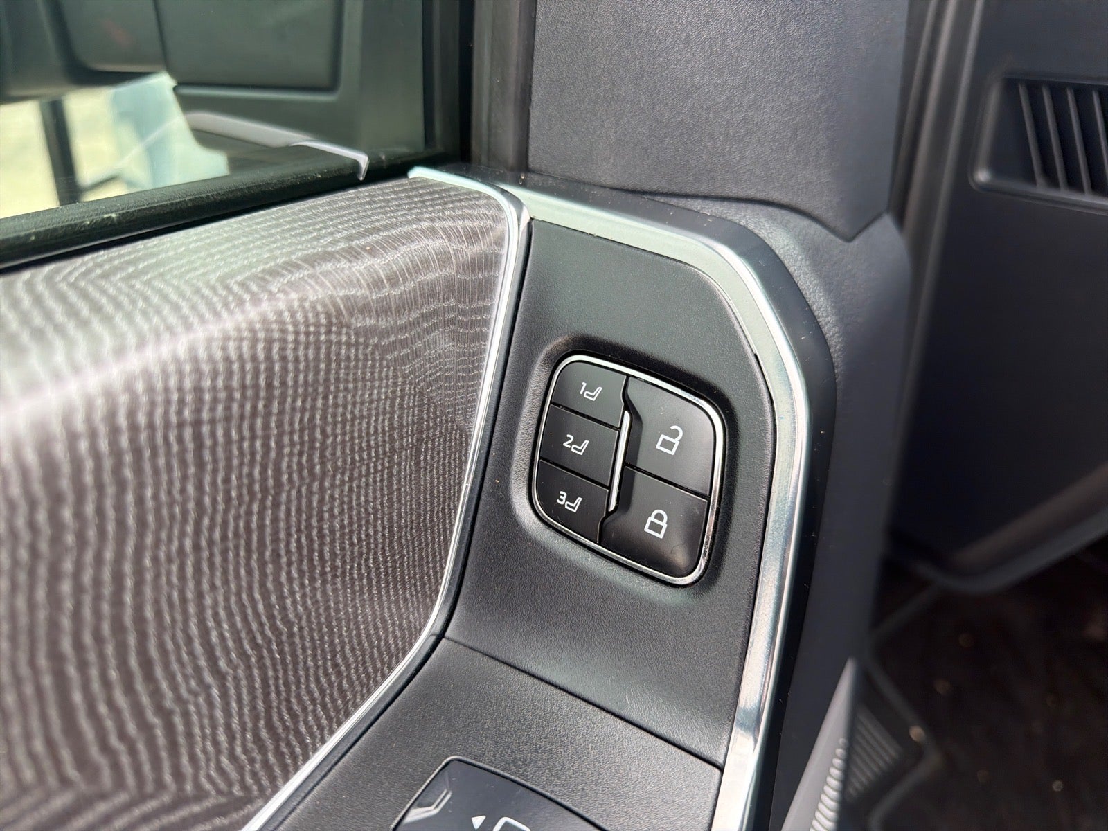 2025 Ford F-350 Super Duty Platinum