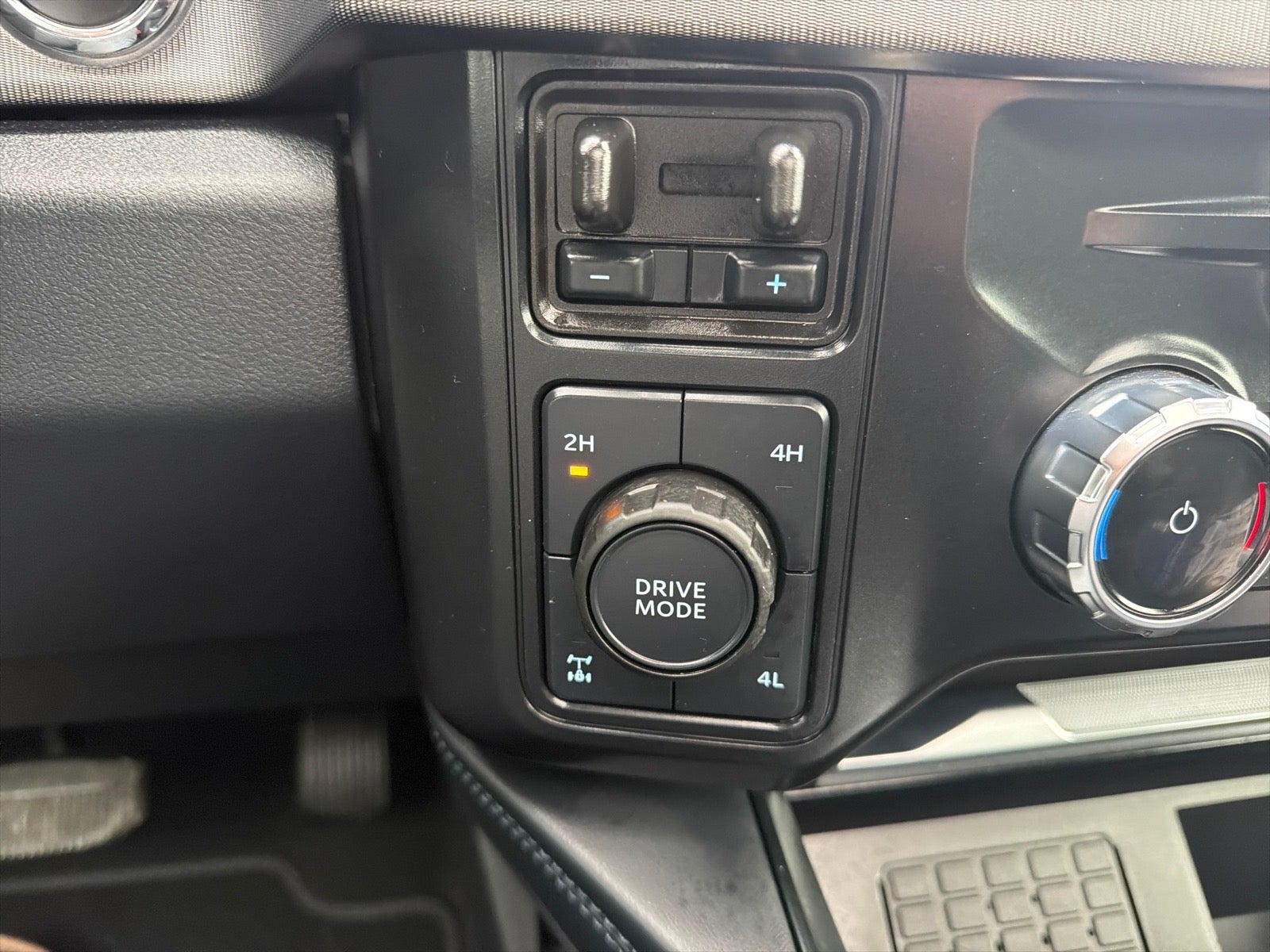 2025 Ford F-350 Super Duty Platinum