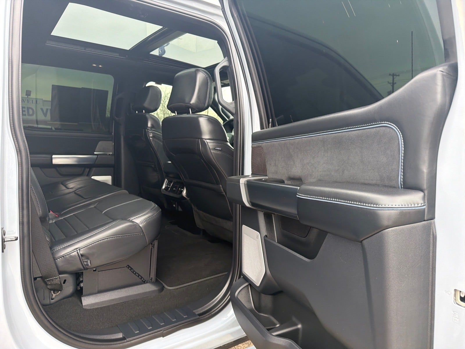 2025 Ford F-350 Super Duty Platinum