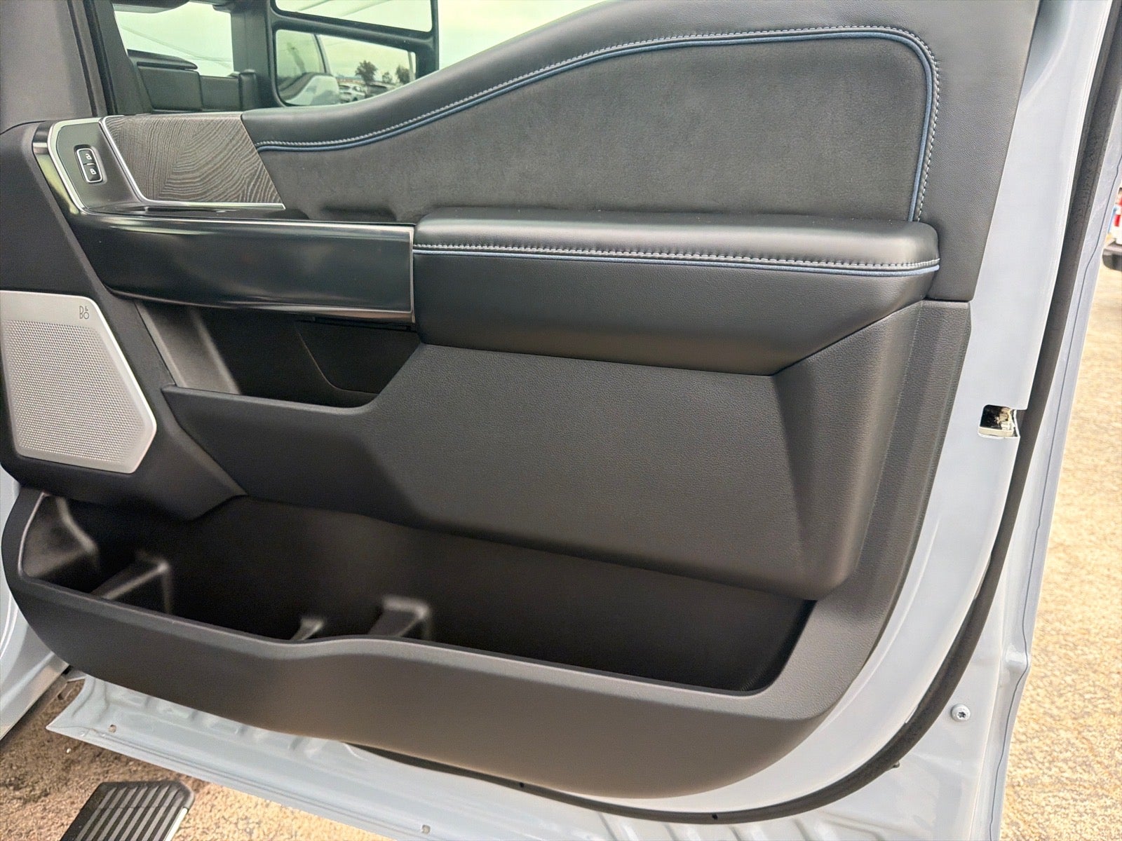 2025 Ford F-350 Super Duty Platinum