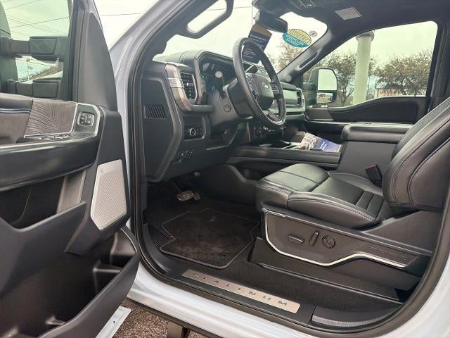 2025 Ford F-350 Super Duty Platinum