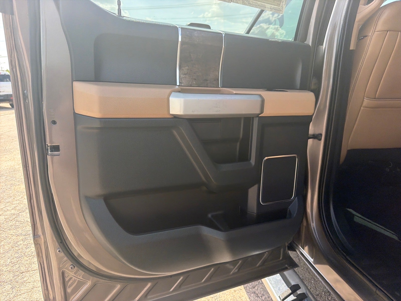2022 Ford F-350 Super Duty Lariat