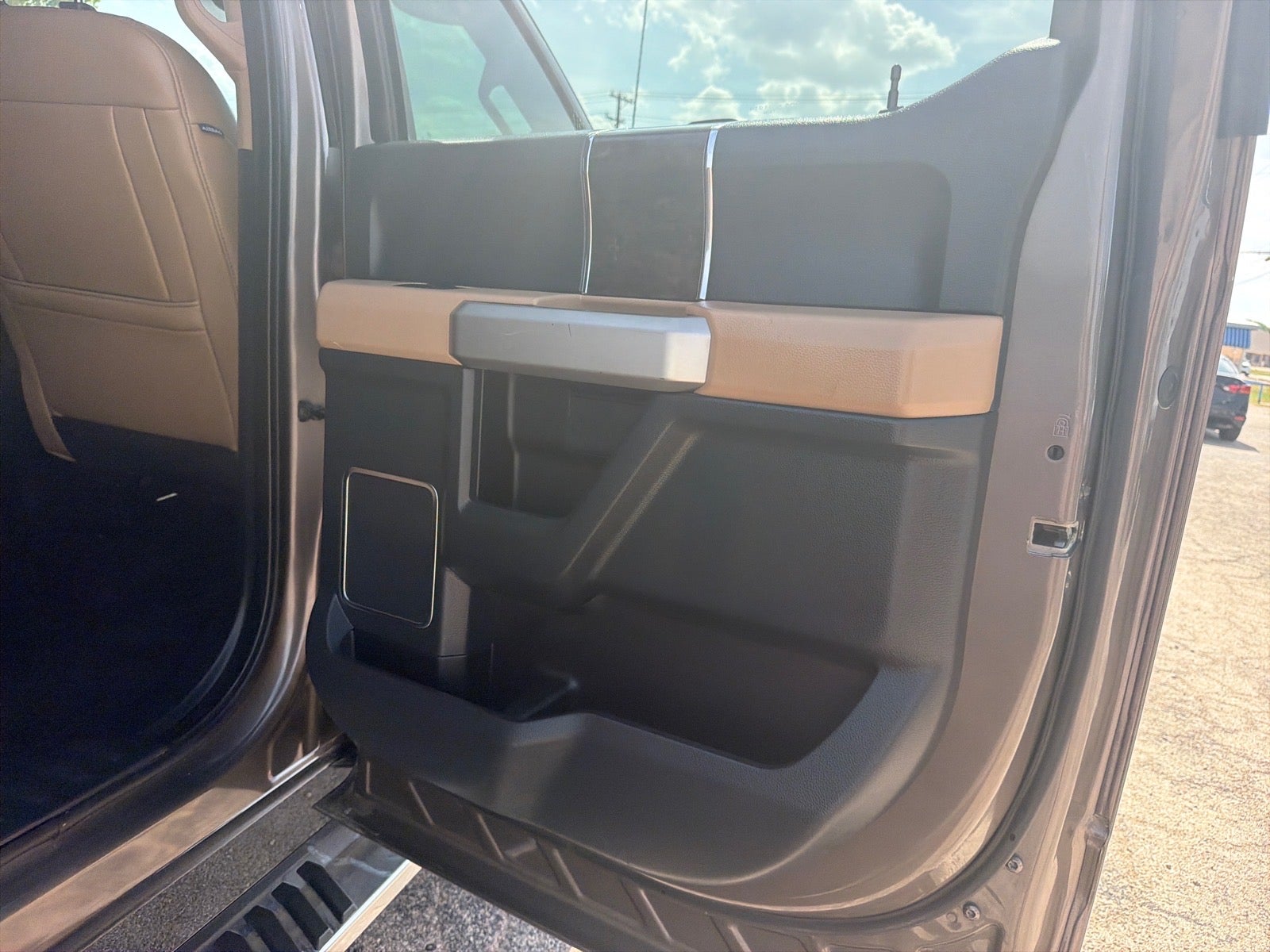 2022 Ford F-350 Super Duty Lariat