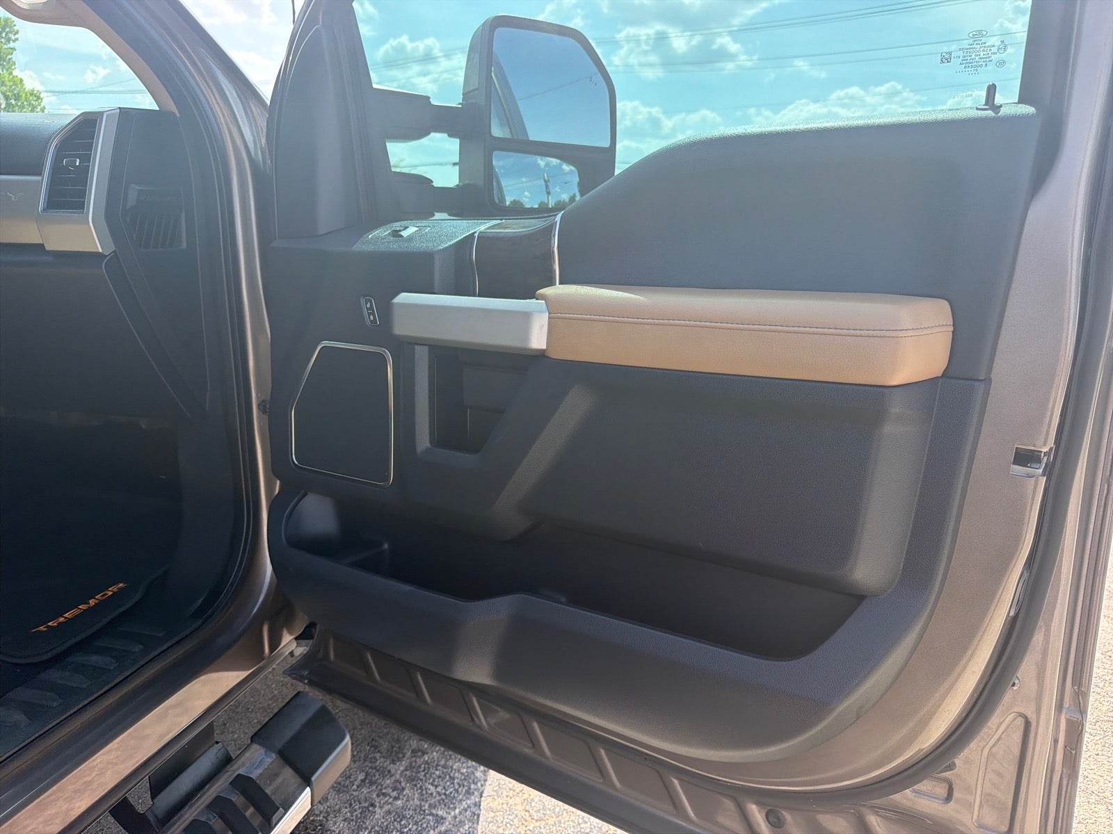 2022 Ford F-350 Super Duty Lariat