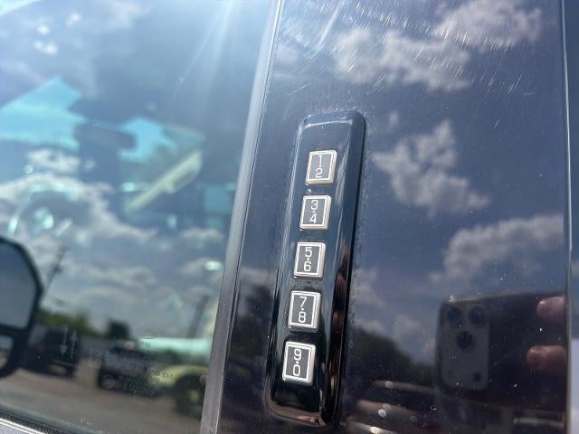 2022 Ford F-350 Super Duty Lariat