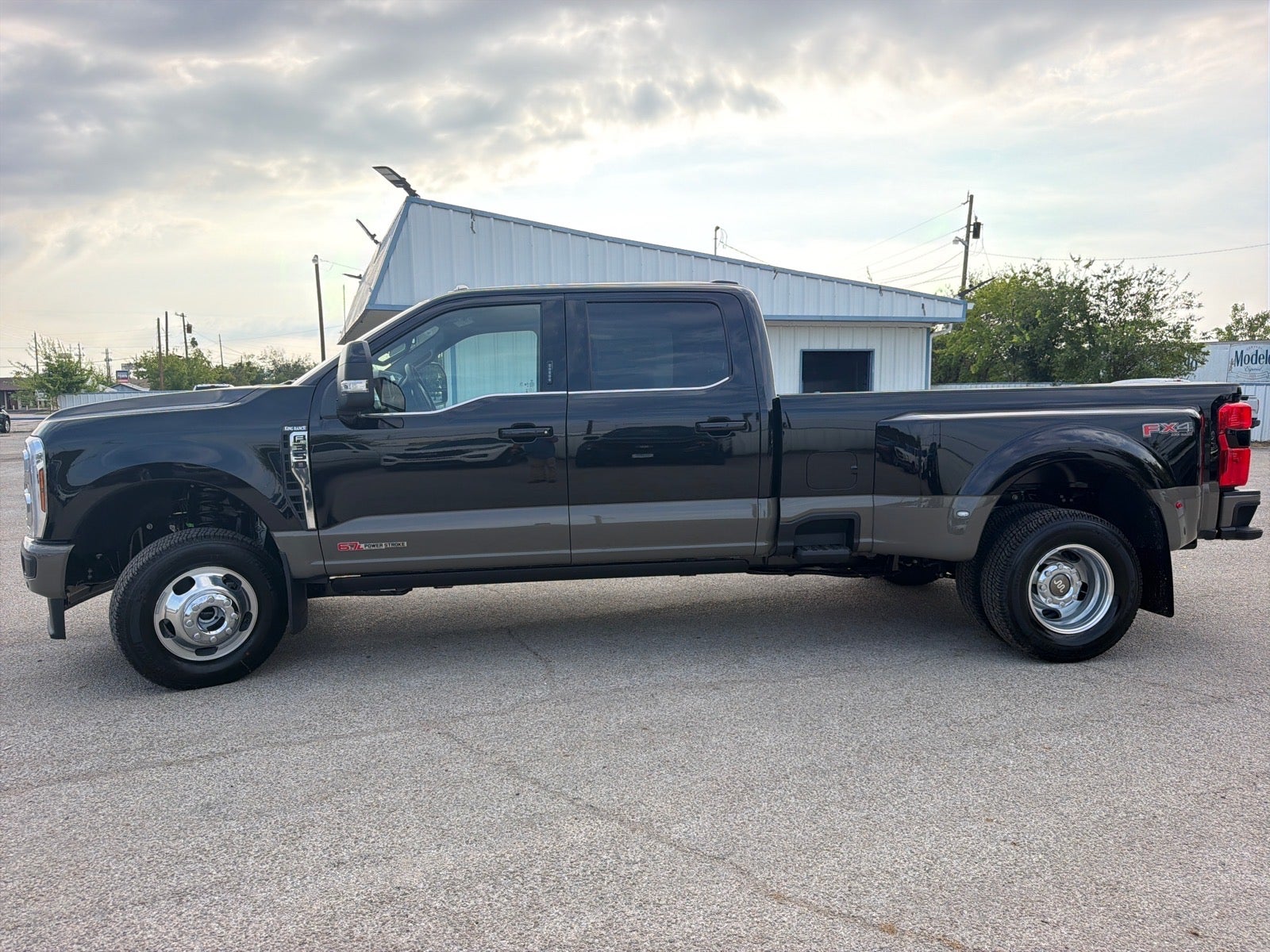 2027 Ford F-350 Super Duty King Ranch