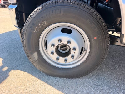 2027 Ford F-350 Super Duty XL