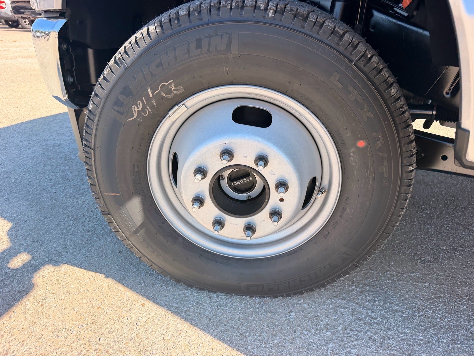 2027 Ford F-350 Super Duty XL