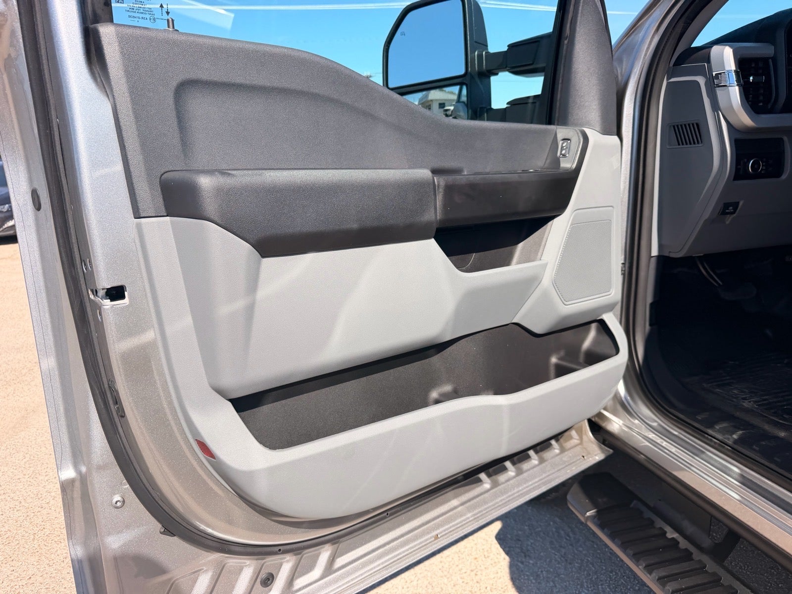 2027 Ford F-350 Super Duty XL
