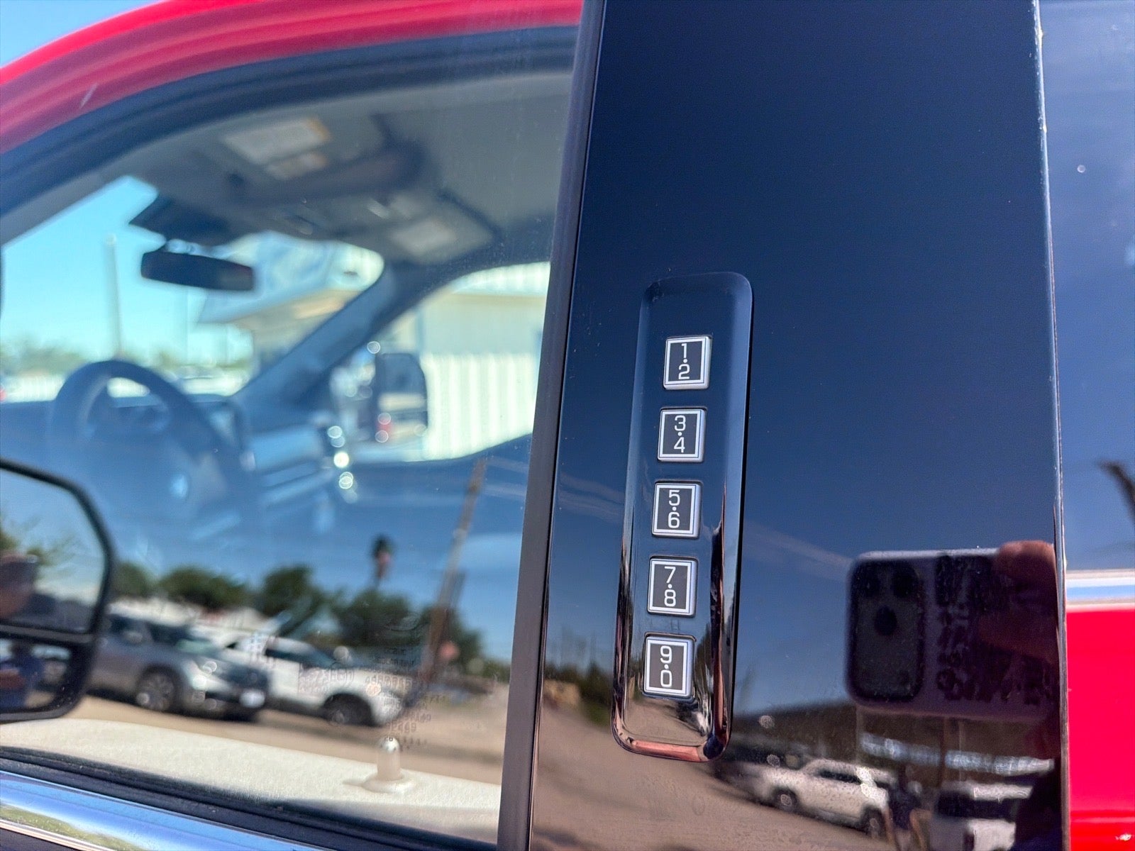 2027 Ford F-350 Super Duty Lariat