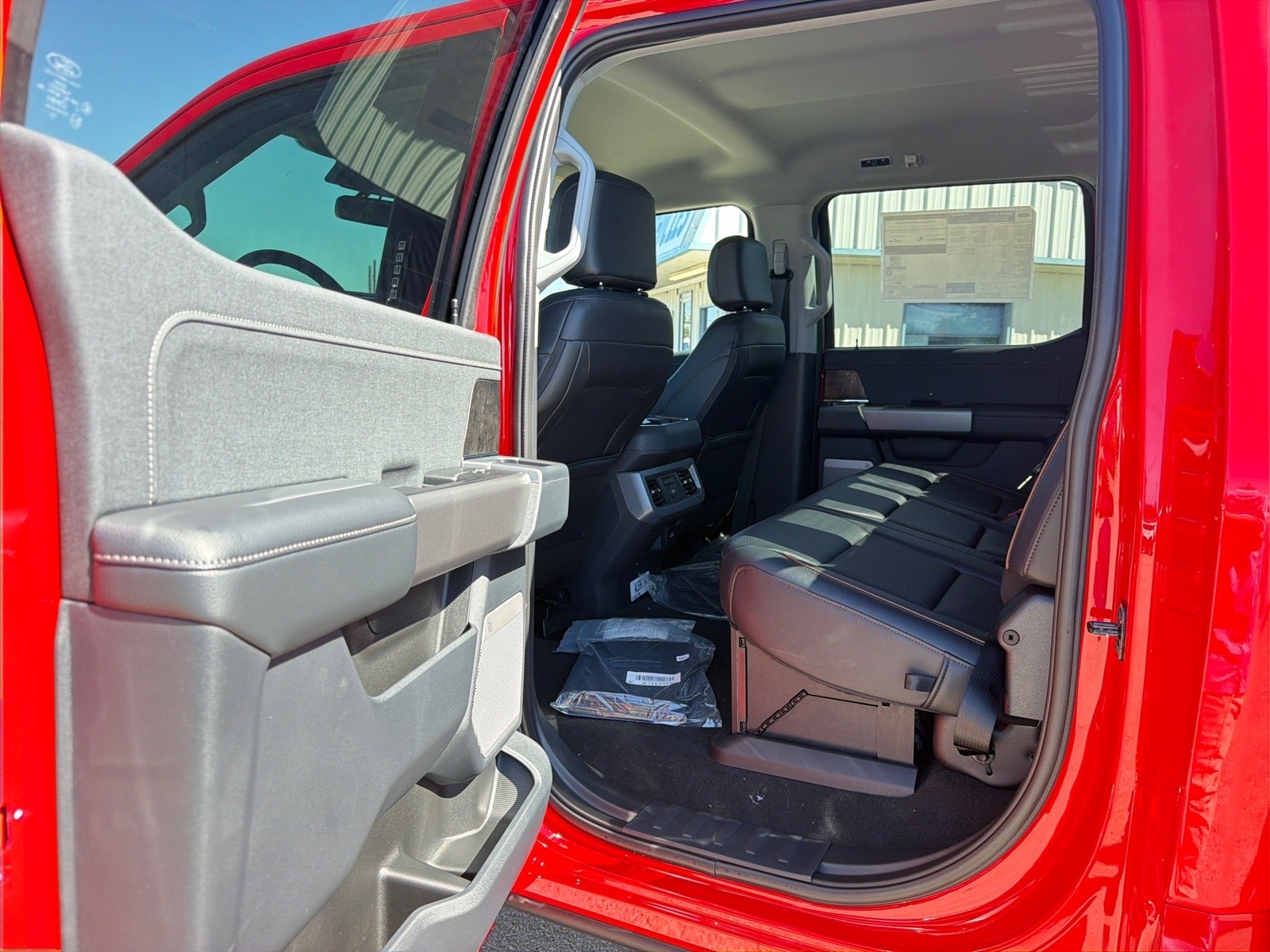 2027 Ford F-350 Super Duty Lariat