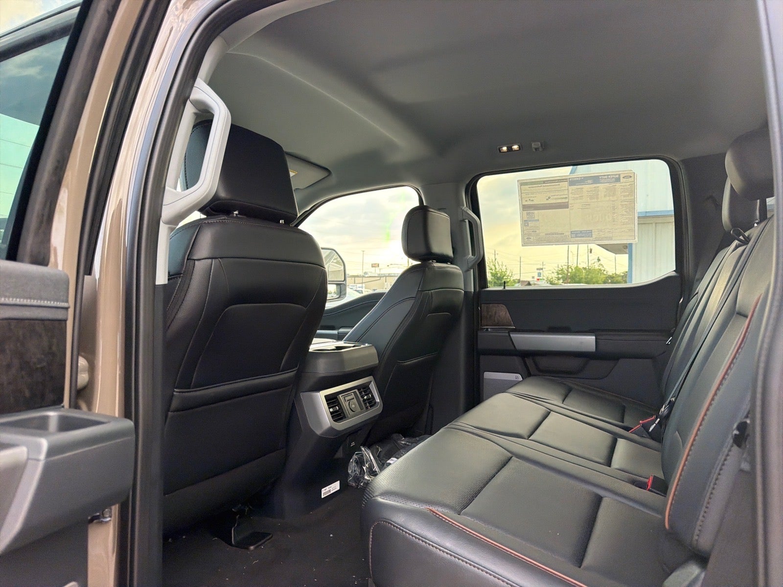 2027 Ford F-350 Super Duty Lariat