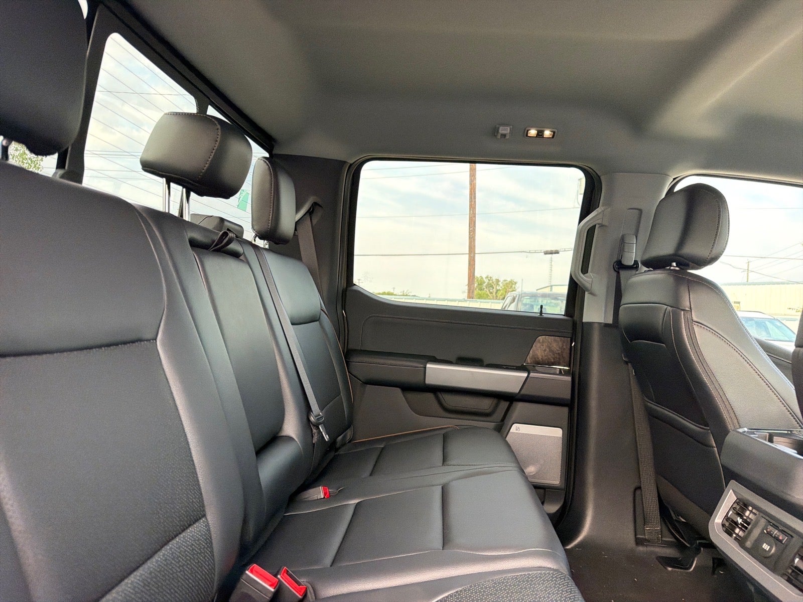 2027 Ford F-350 Super Duty Lariat