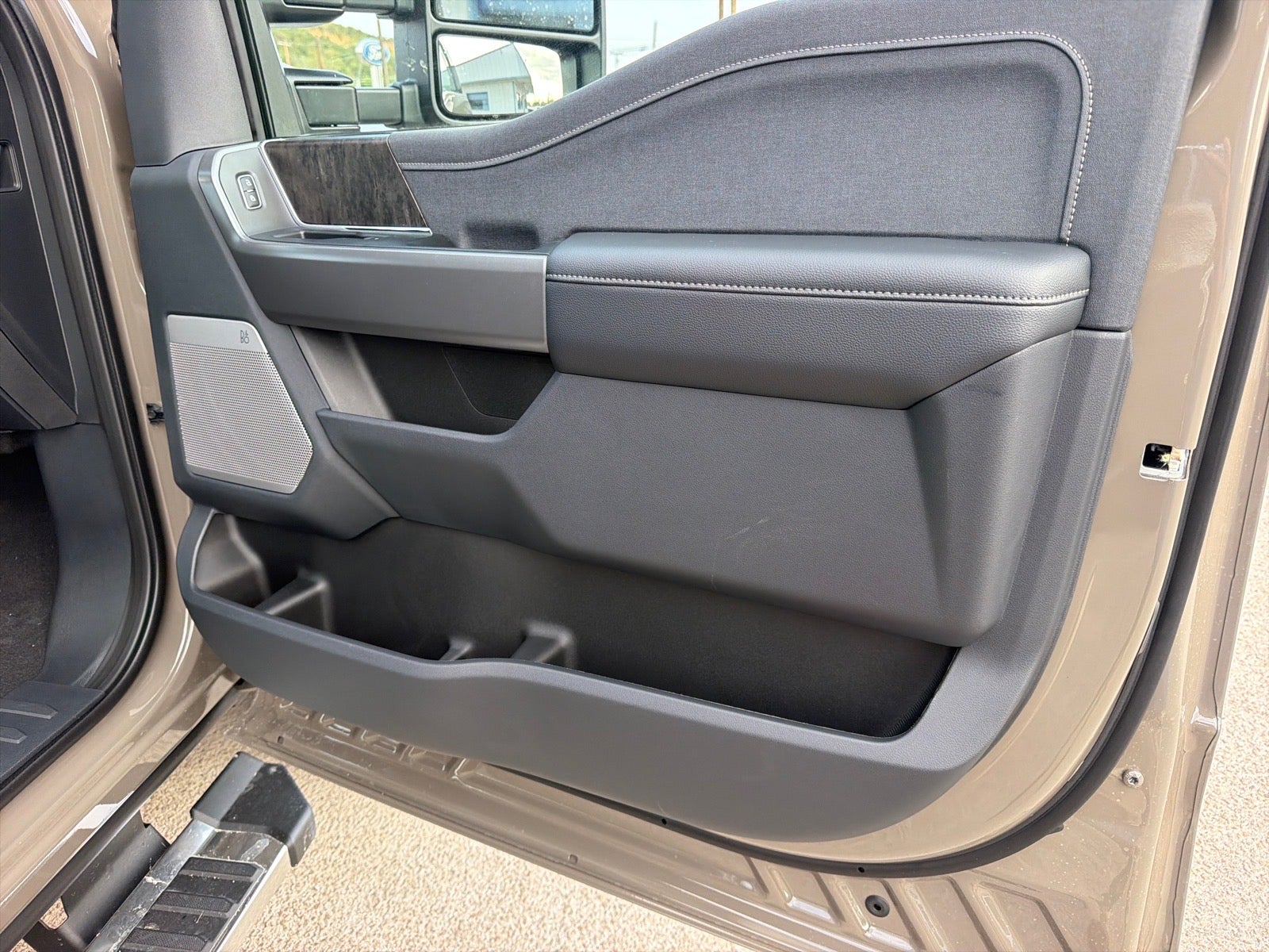 2027 Ford F-350 Super Duty Lariat
